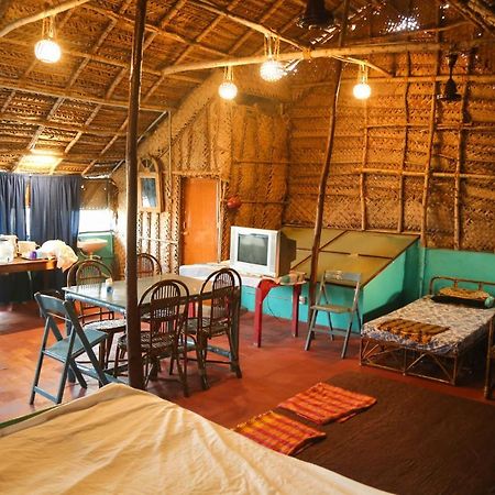 Valentine Hostel & Guest House Pondicherry Ngoại thất bức ảnh