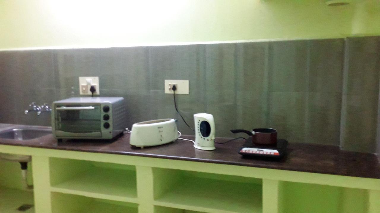 Valentine Hostel & Guest House Pondicherry Ngoại thất bức ảnh